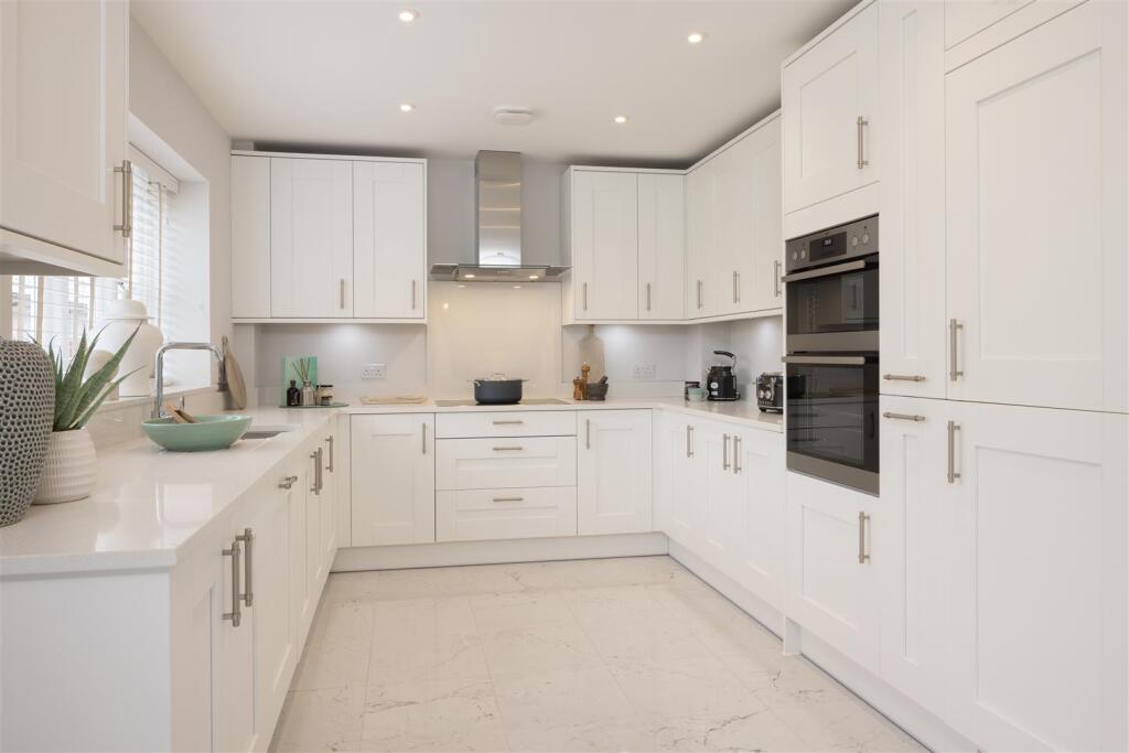 A1234-080-3-Bed-House-Mountbatten-Park,-North-Badd