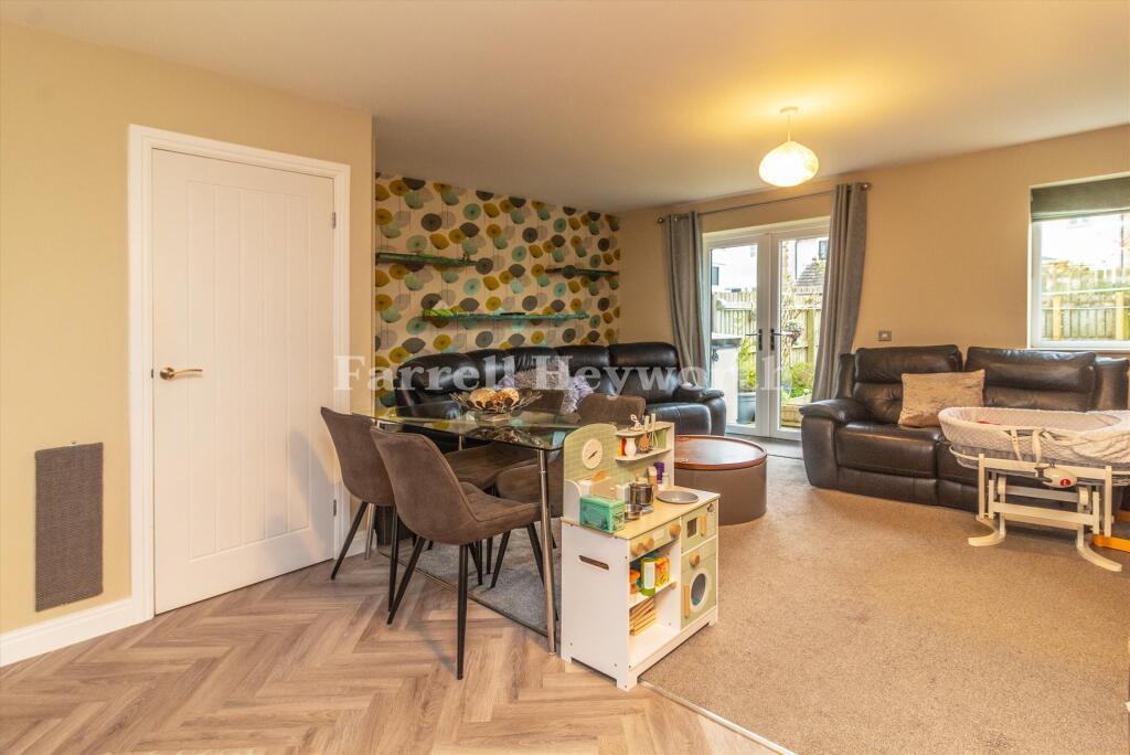 Lounge diner image 3