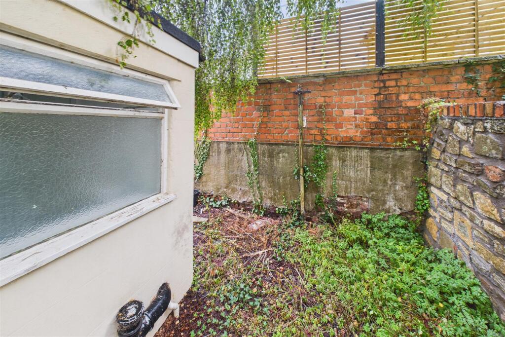 11 Osborne Villas, Kingsdown, Bristol BS2 8BP | Fr