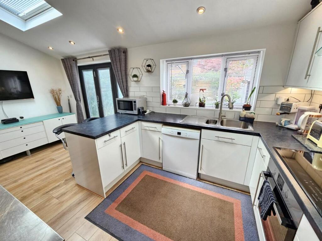 OPEN PLAN KITCHEN/BREAKFAST ROOM