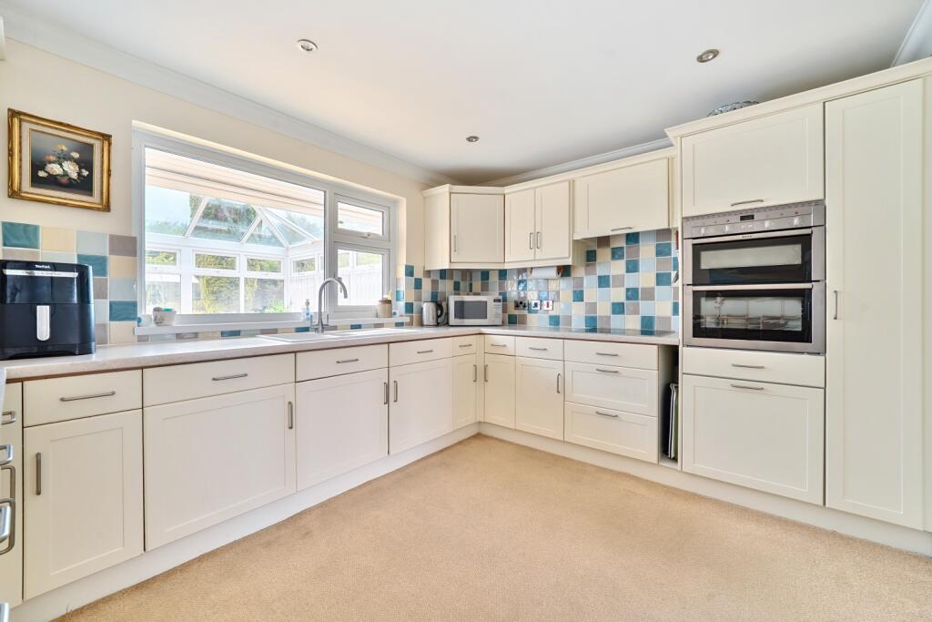 1316928-22-688783d461d04