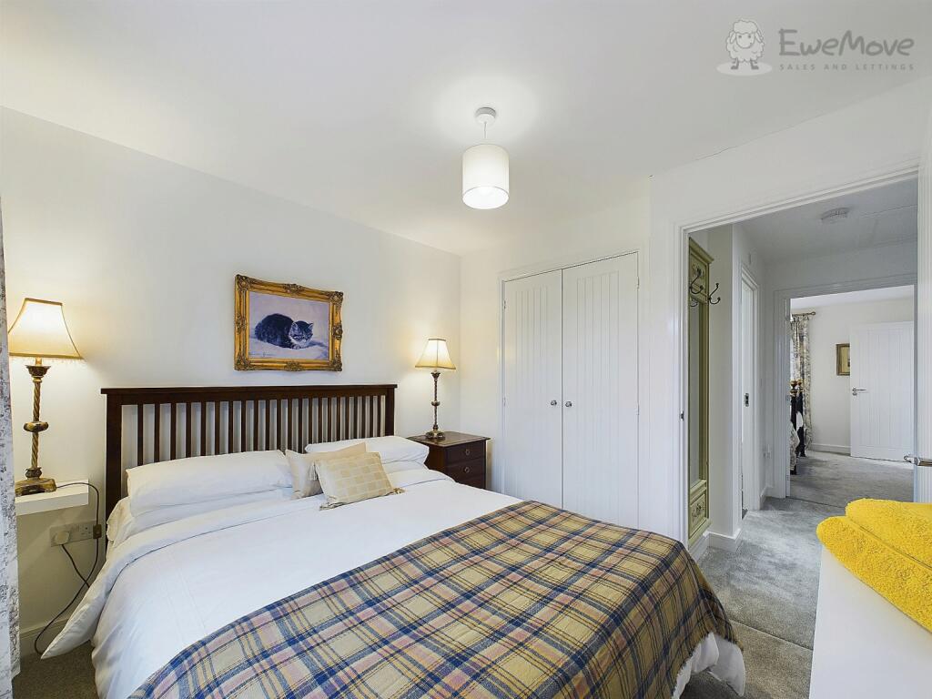 CAM03640G0-PR0034-STILL004