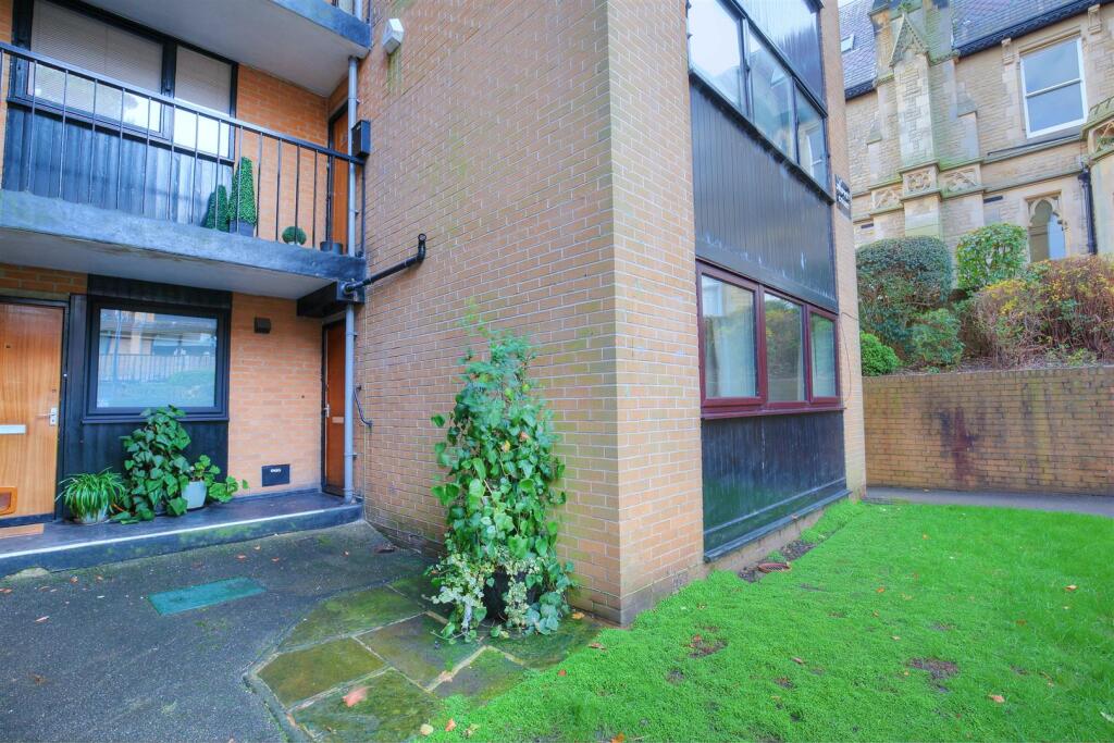 IMG_9702_3_4_tonemapped copy.jpg