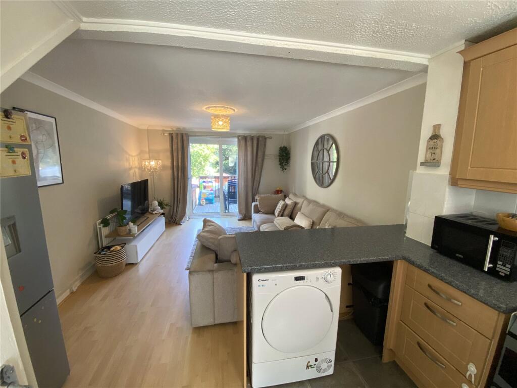 Lounge/Kitchen