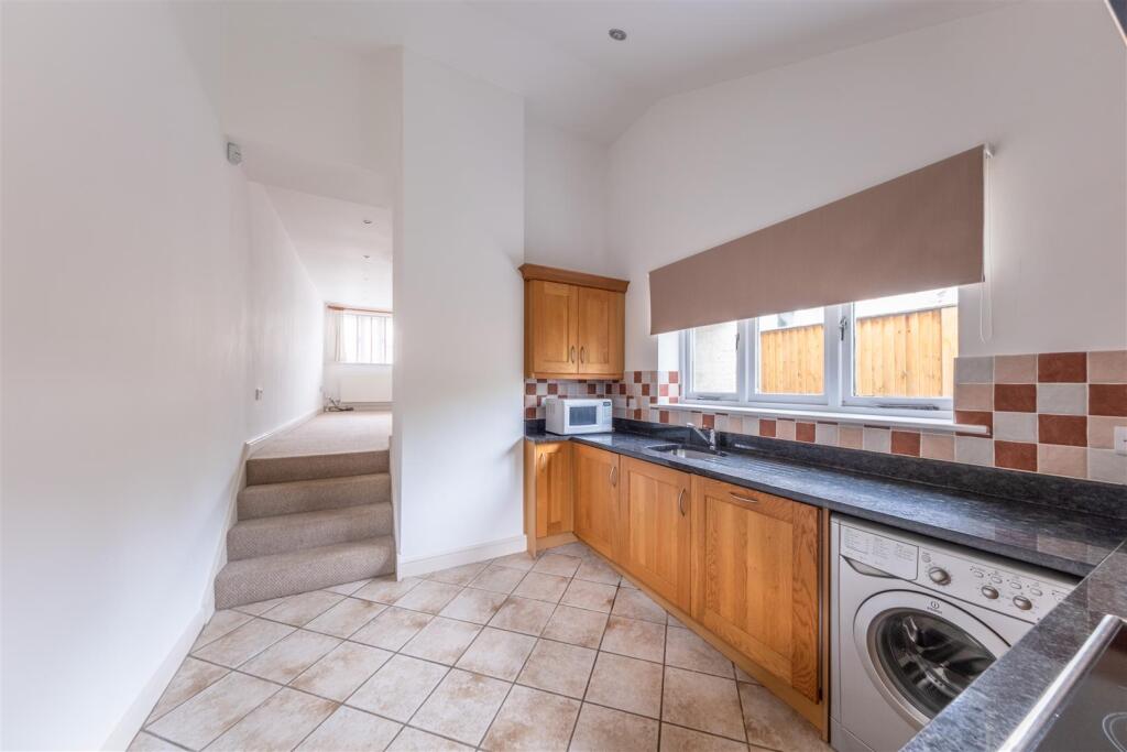 3 Broxton Hall Mews-002.jpg