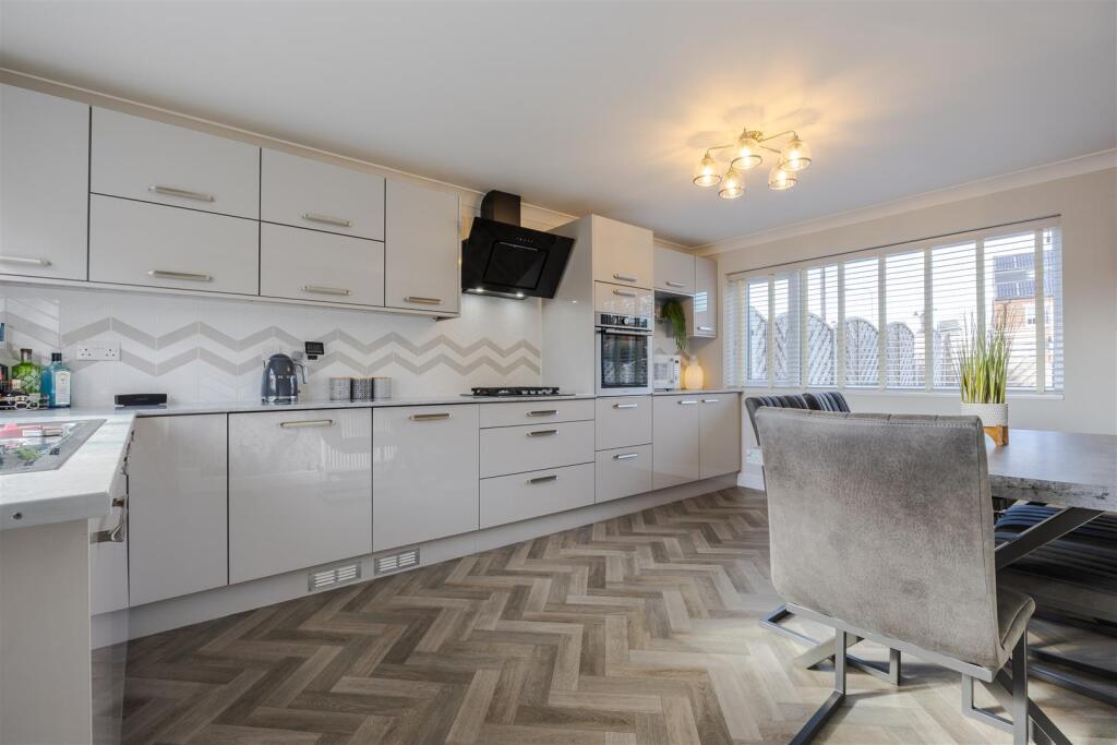 Kitchen diner