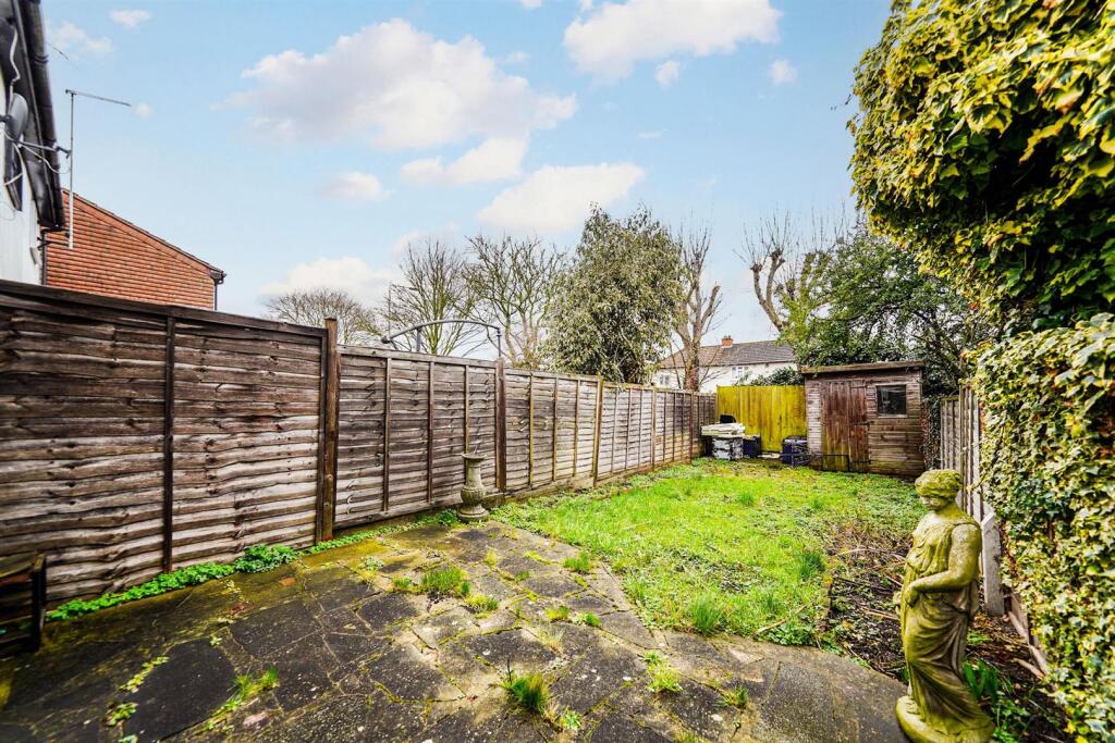 21 Ashingdon Close-16_web.jpg