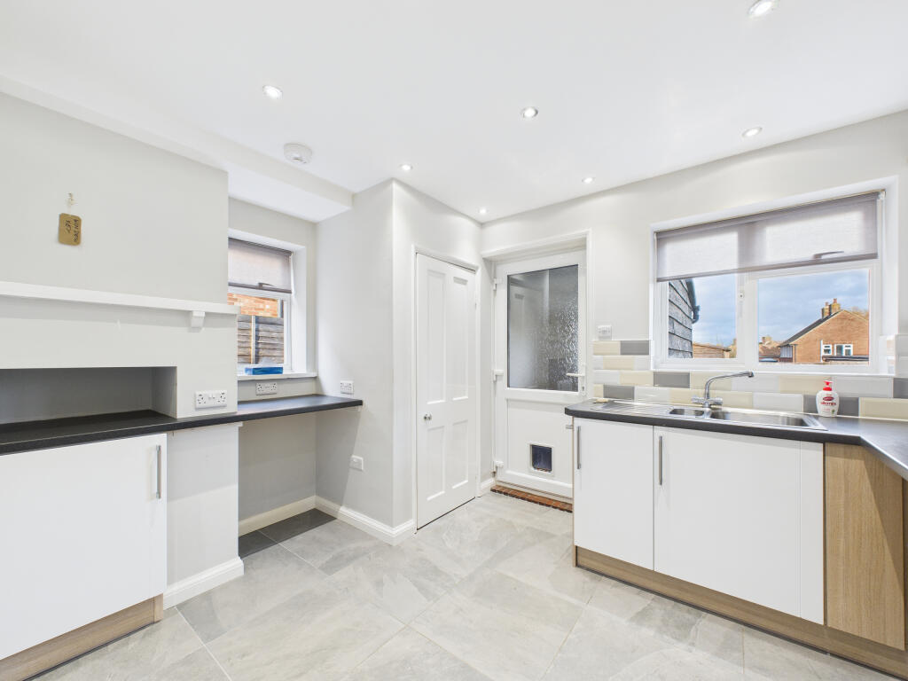 CAM02536G0-PR0022-STILL004