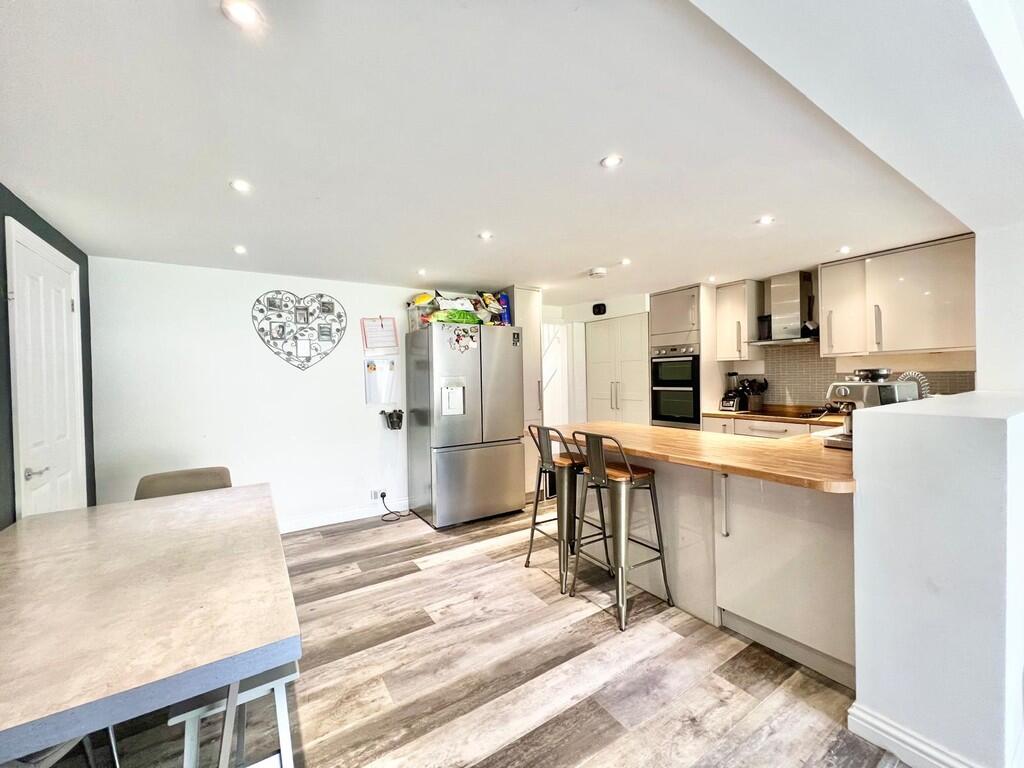 4e635c4c-f4fa-492...