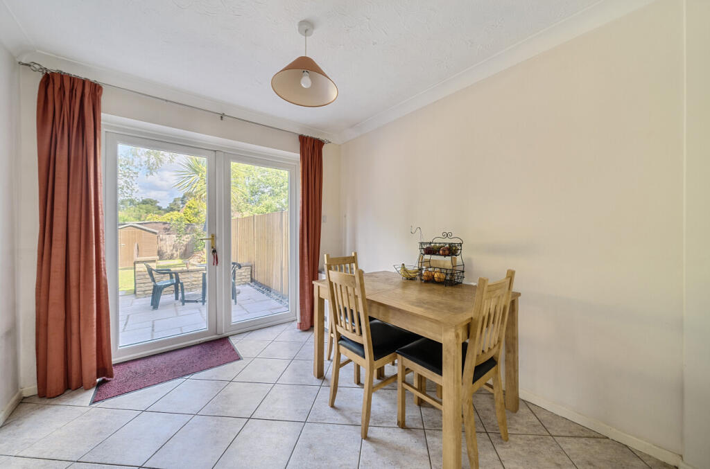 1301887-4-683d725...