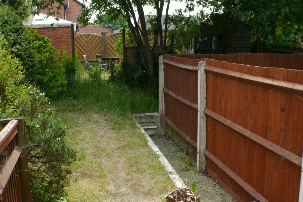 Enclosed Rear L Shap