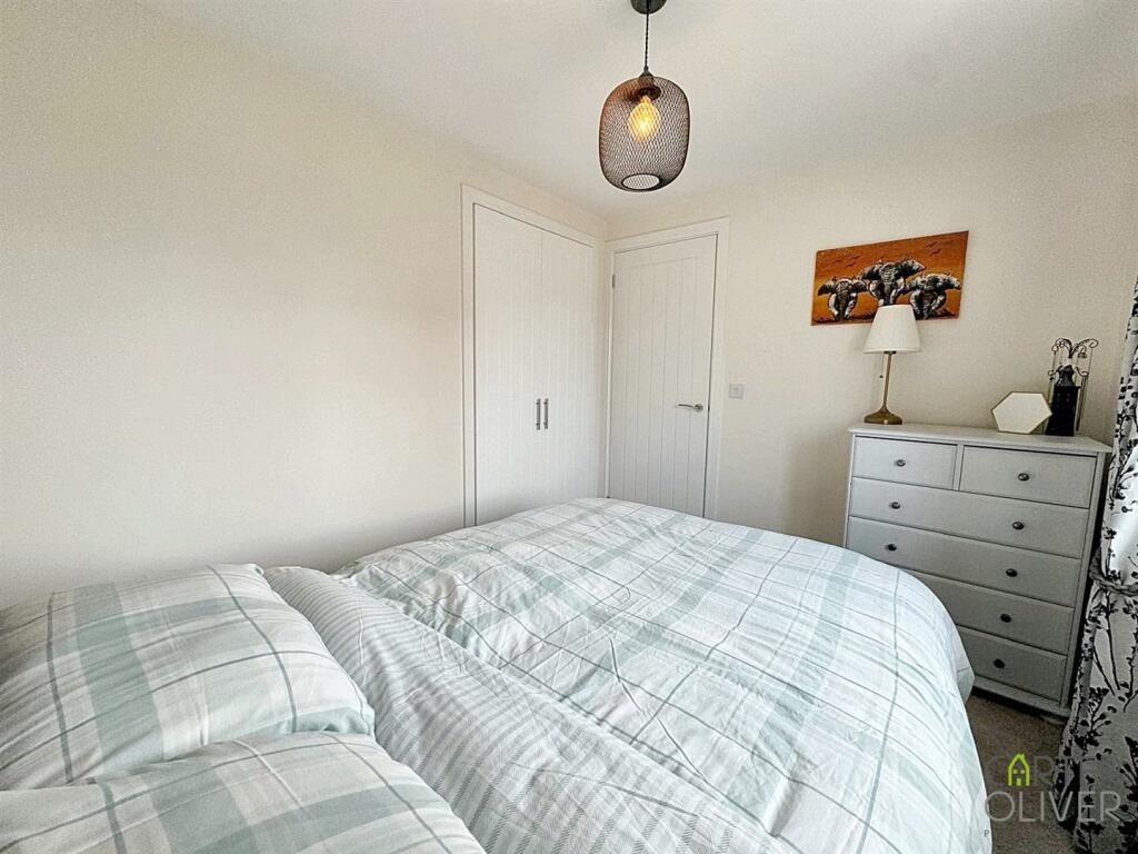 BEDROOM 3 (REAR)