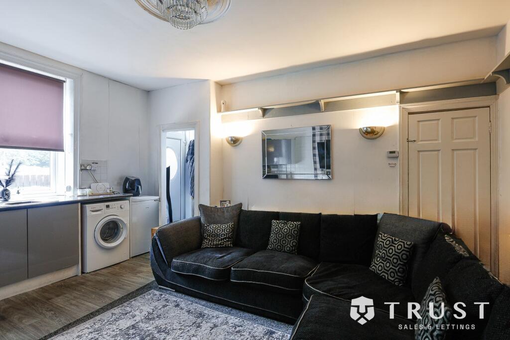 Kitchen/ Living Room