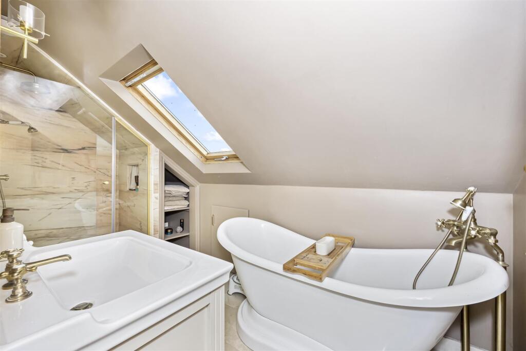 Family Bath/Shower Room/WC