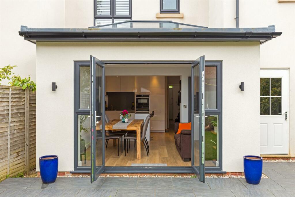 71036_21 Flora Close (21)_low.jpg