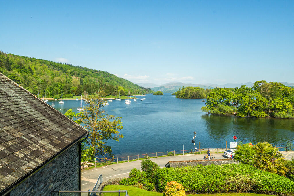 Magnificent Lake ...