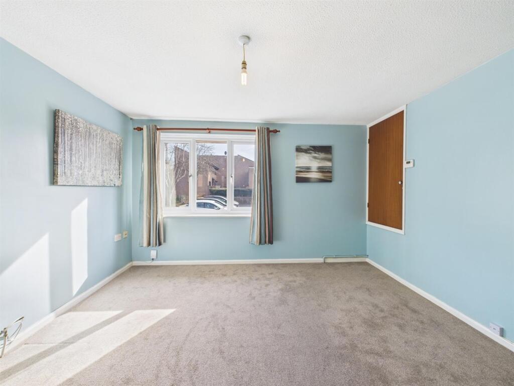 5 - One-Bedroom Flat Plus Parking In Speedwell.jpg