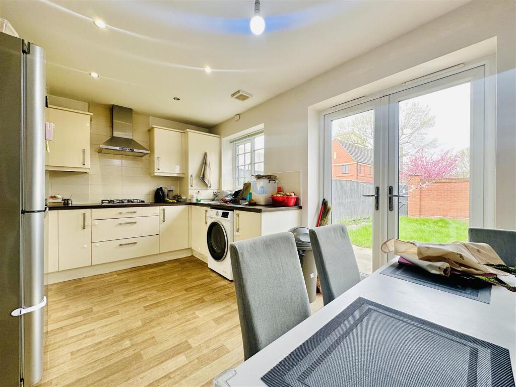 KITCHEN AND DINER