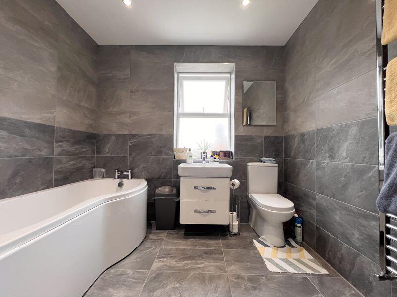 35 - Top Floor Bathroom