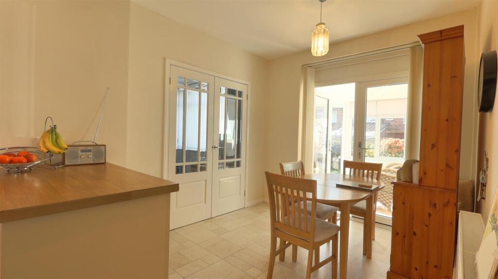 Calderhurst Drive Dining Area