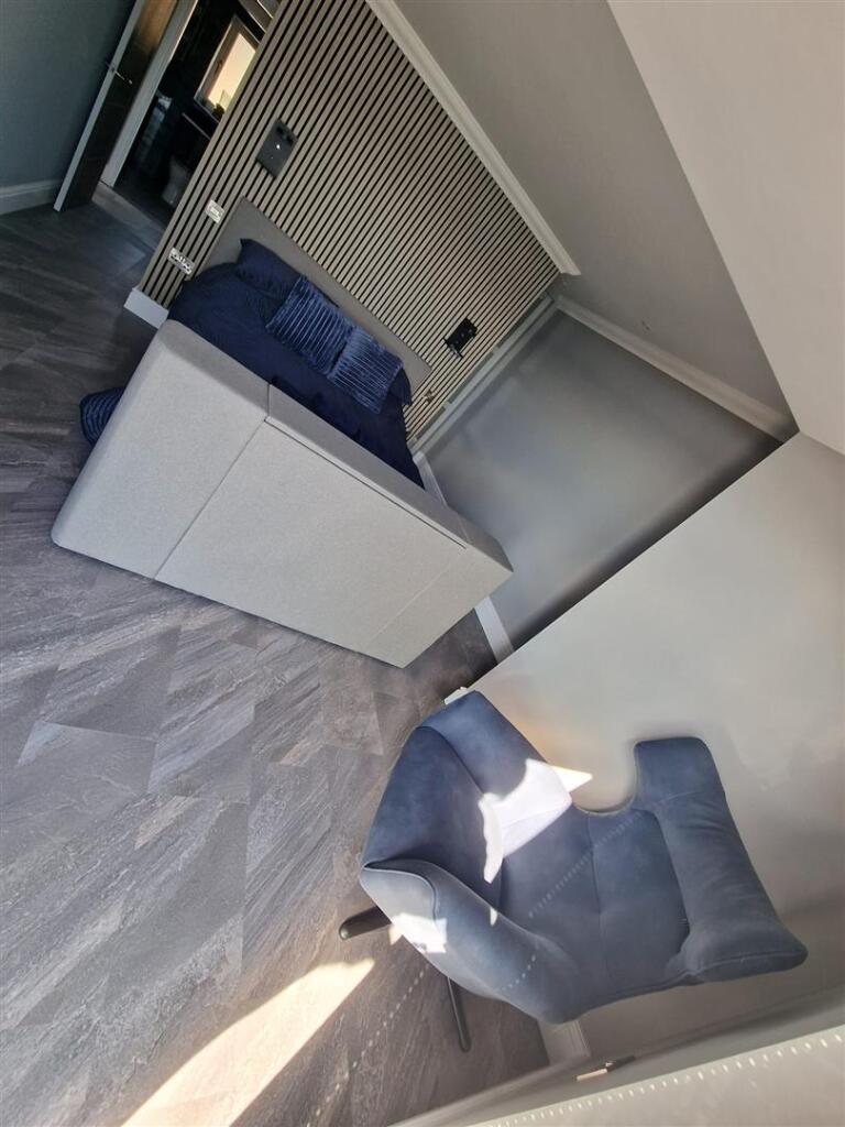 whitewings bed 2.jpg