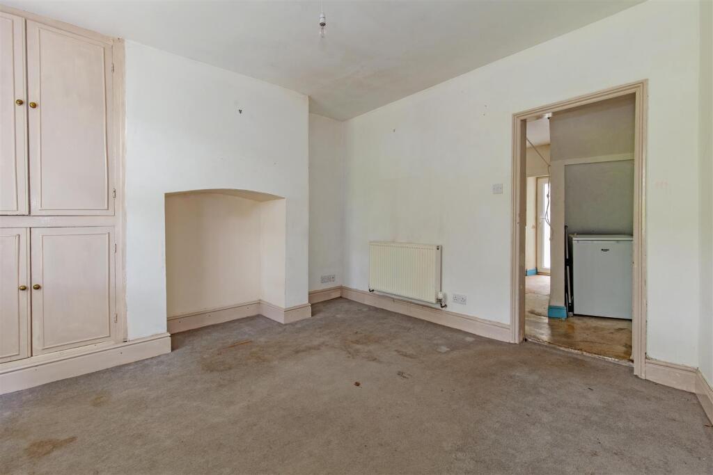 Reception Room-1.jpg