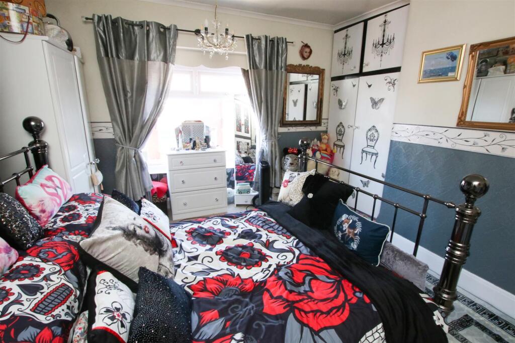 BEDROOM 1 FRONT