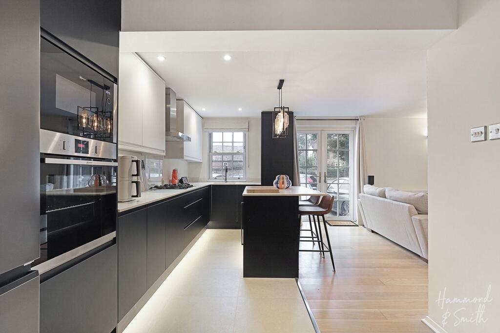 Open Plan Kitchen / Living