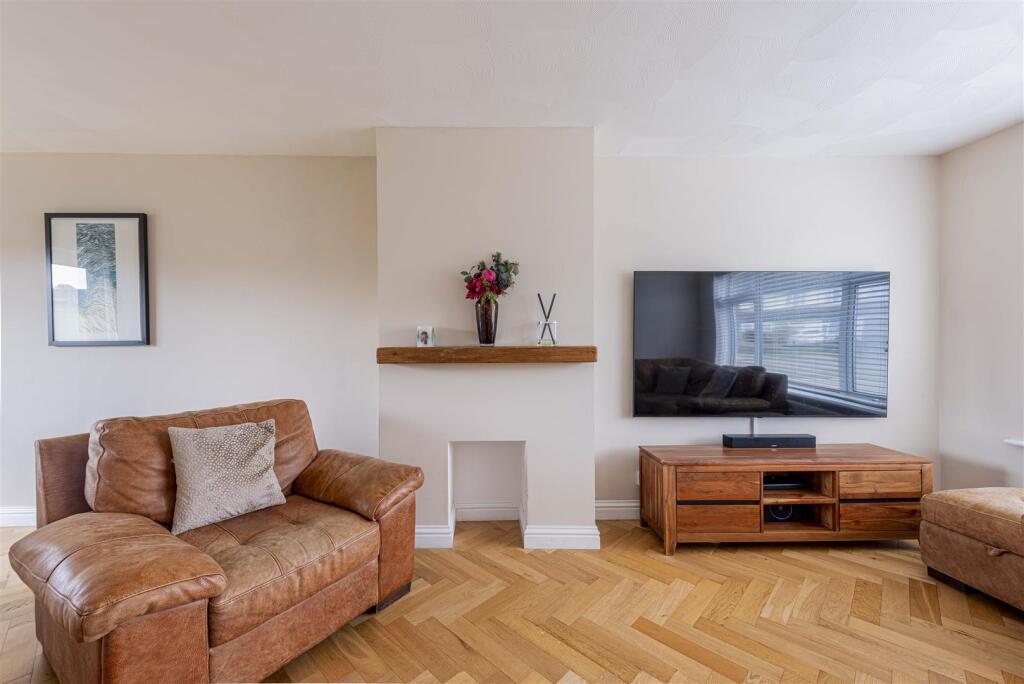 3 bedroom home for sale in Alicia Avenue Margate b