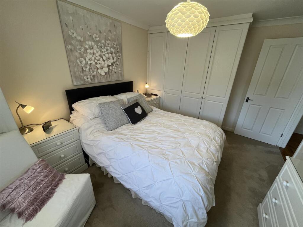 Main bedroom 2