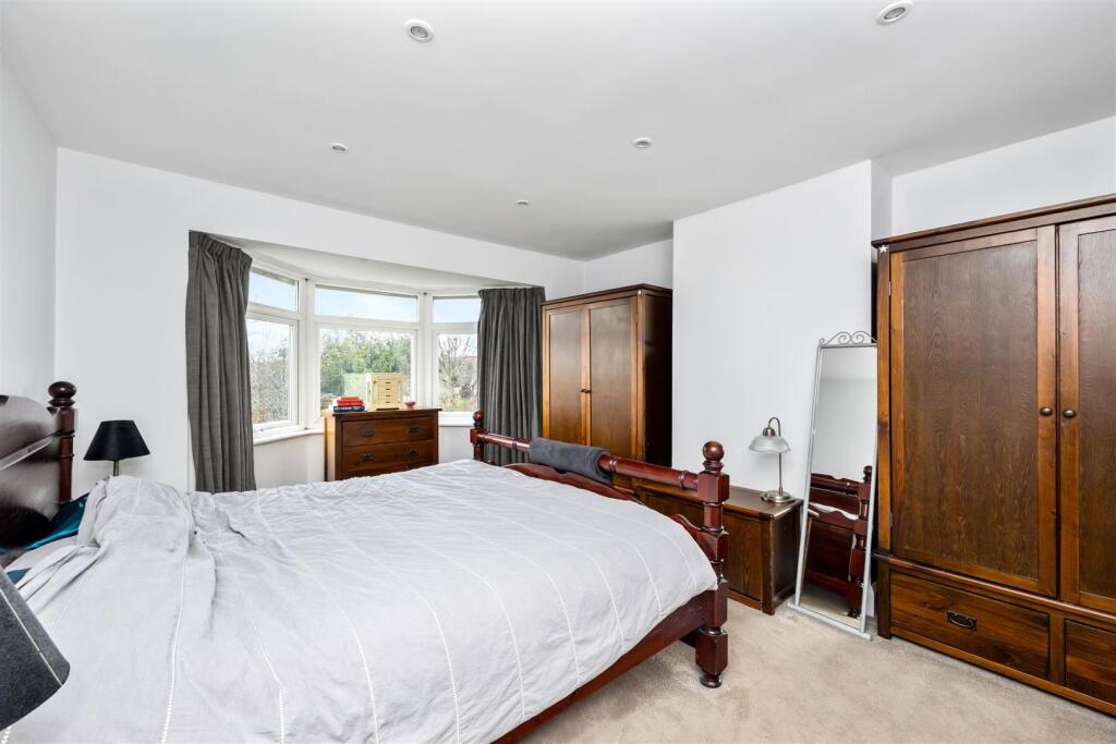 MASTER BEDROOM.jpeg