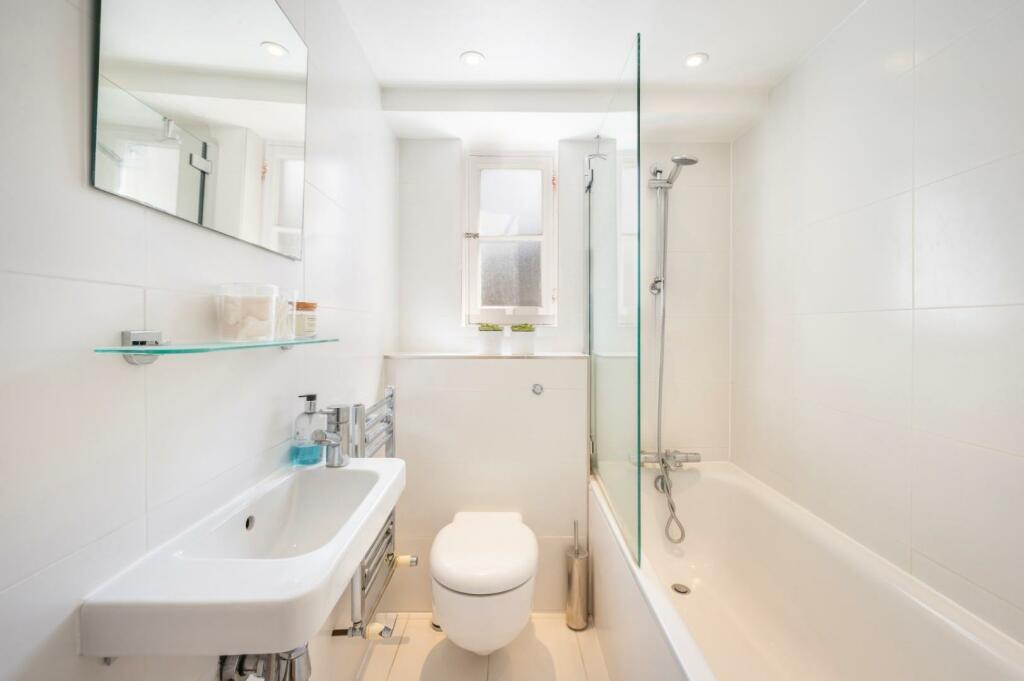 bathroom (2).jpg