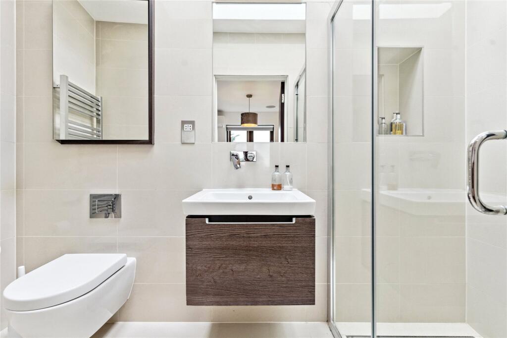 En Suite Shower