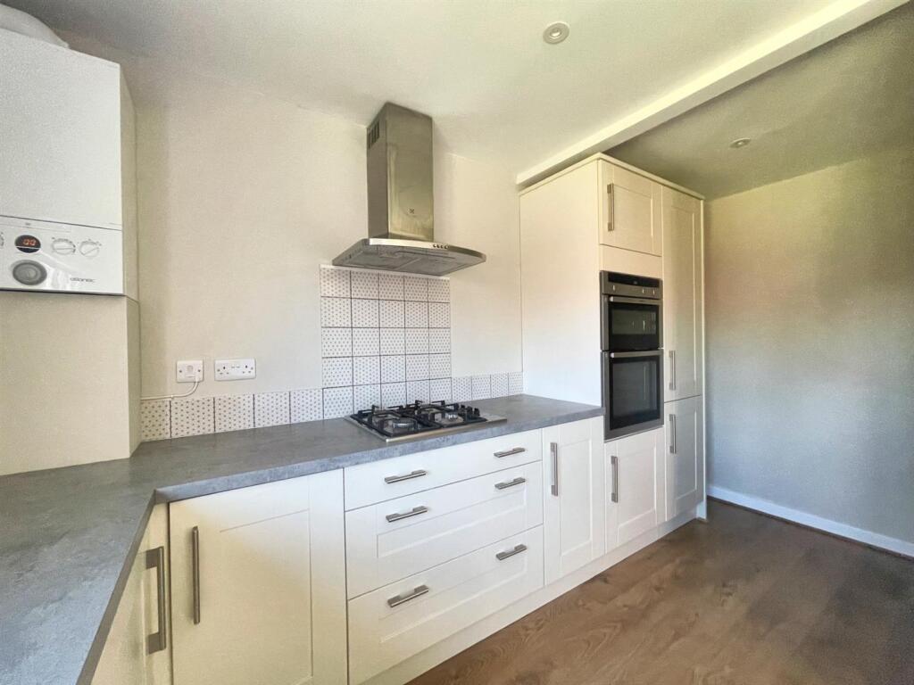 L-Shaped Open Plan Living