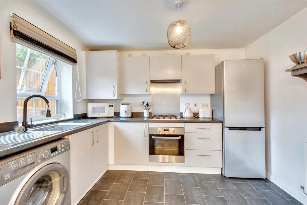 Kitchen_2.jpeg
