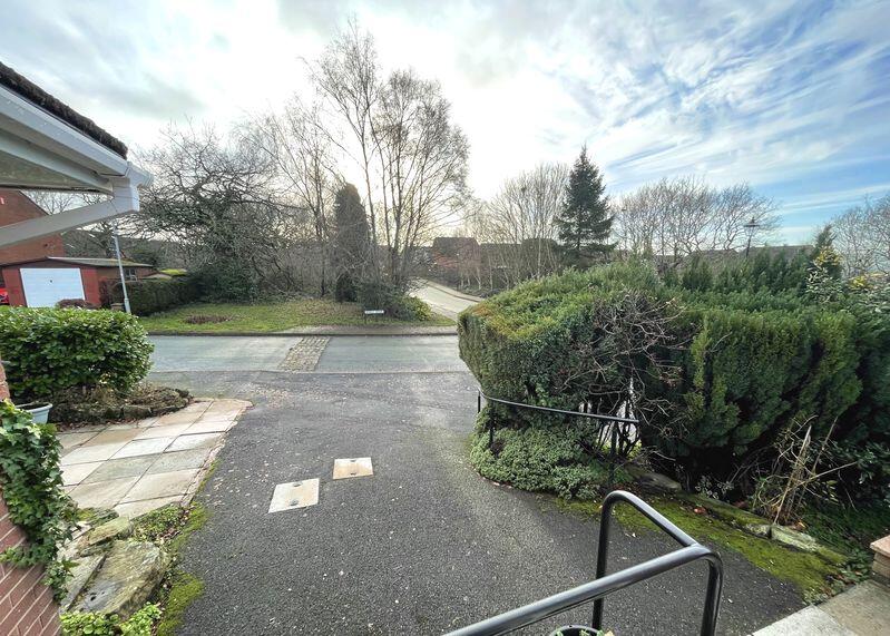 Front Driveway &amp; Views 