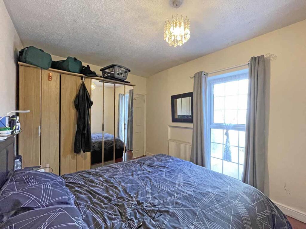 Clittaford View 5 Bed 1.jpg