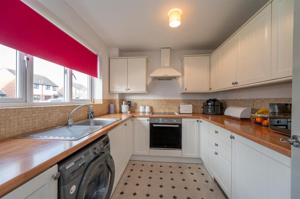 33 Kingfisher Close 25 1.jpg