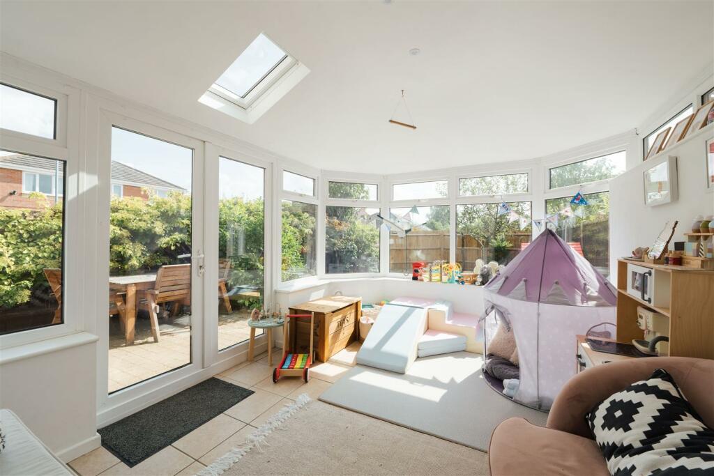 1 Mermaid Close, Hitchin-21.jpg