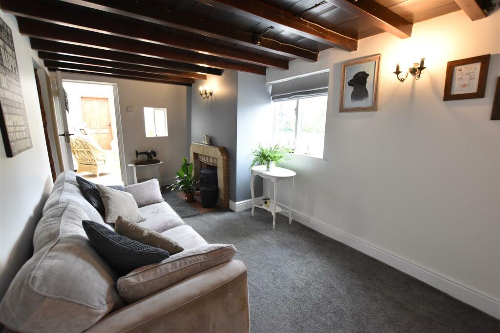 SITTING ROOM
