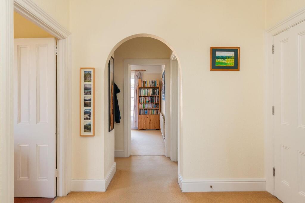 7F2R1RD - Hallway C.jpg