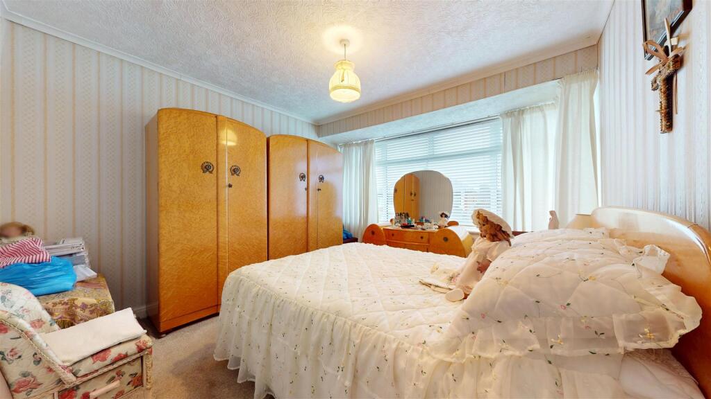 Queens Drive Bedroom