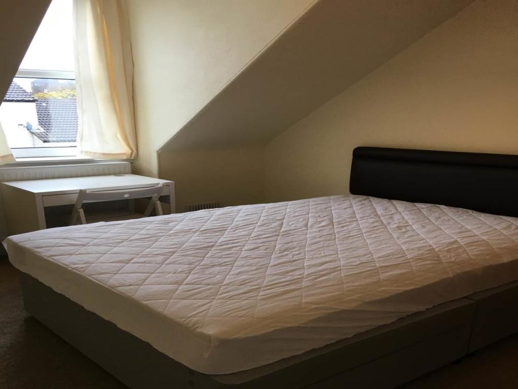 Bedroom4