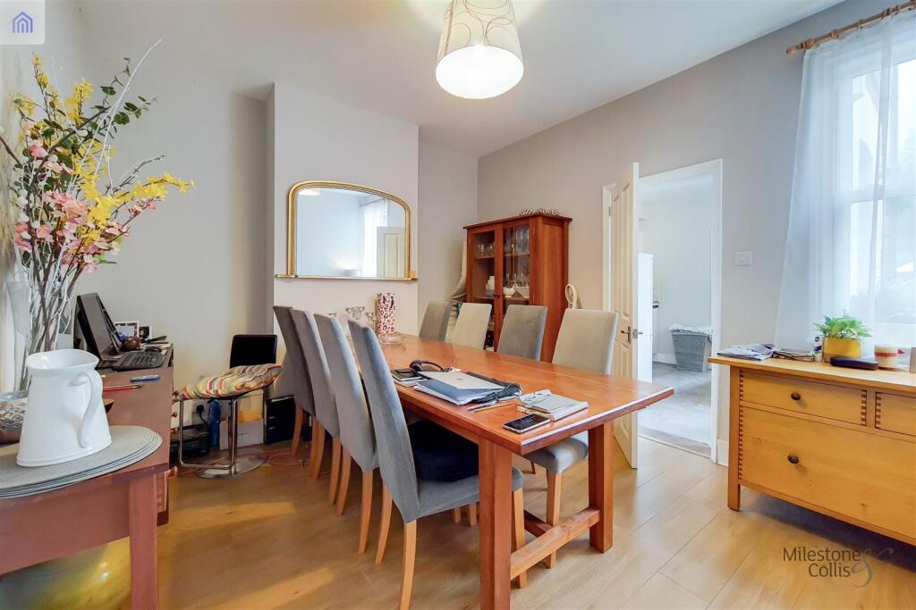 4_Dining Room-1.jpg