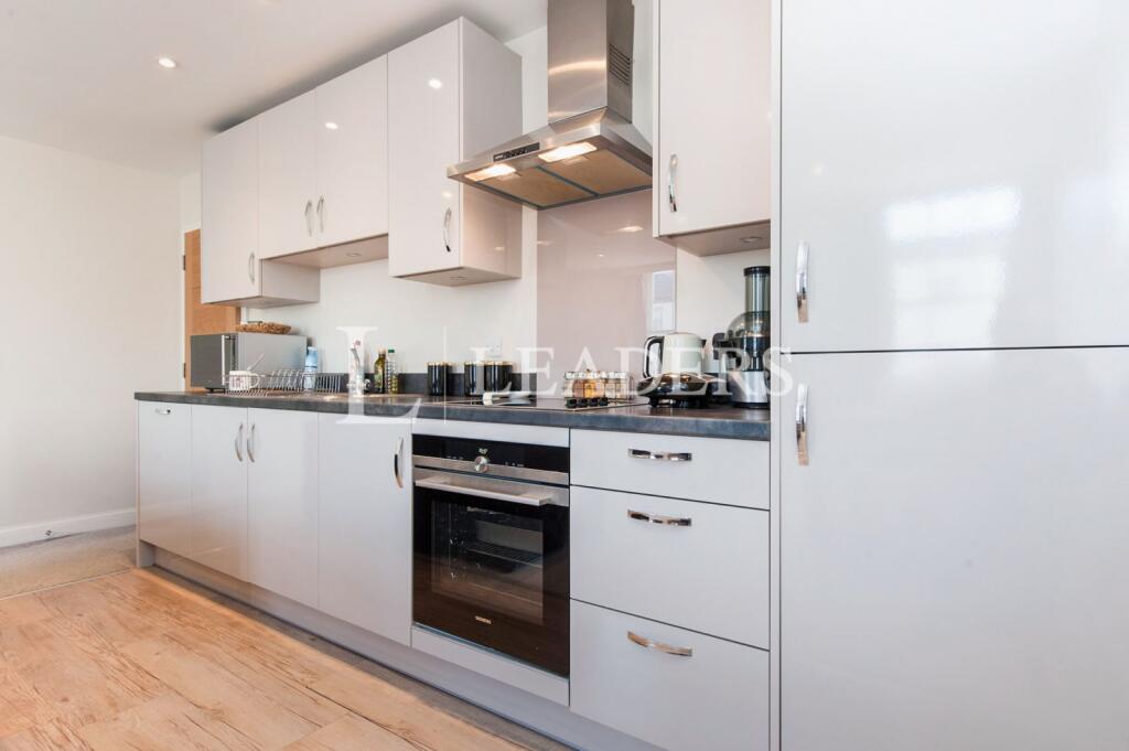 Kitchen (Main)