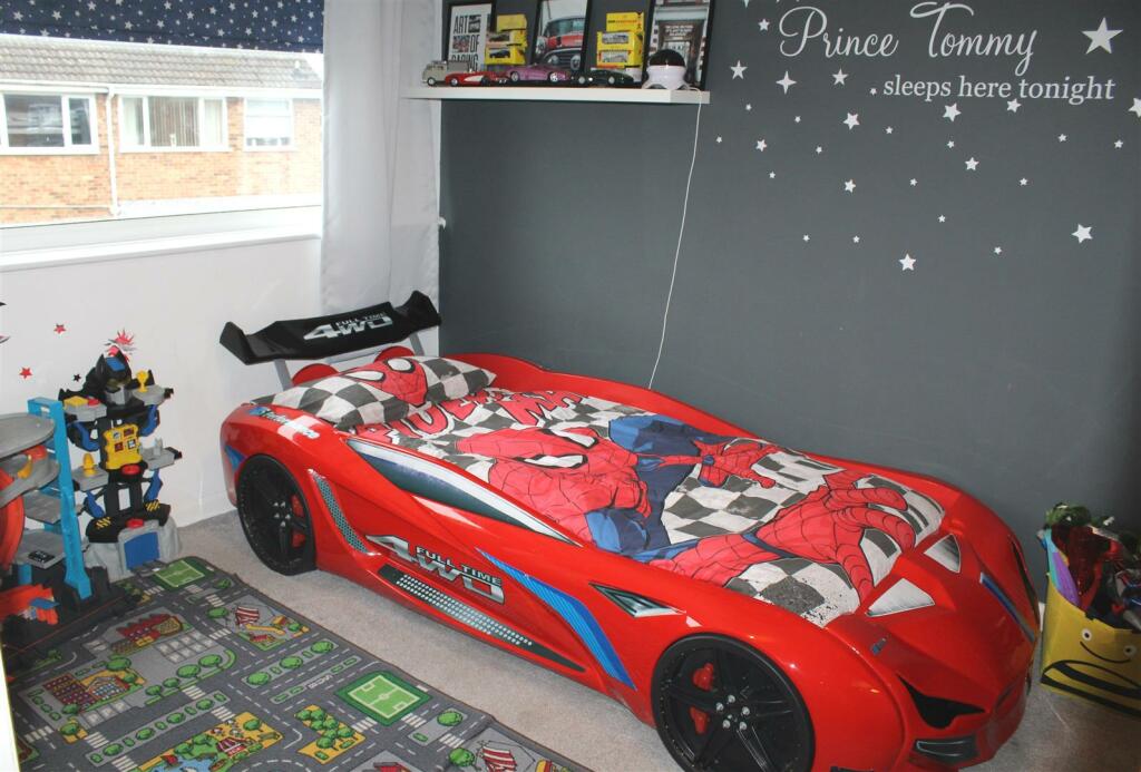 BEDROOM 2