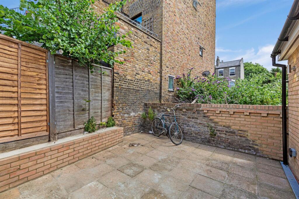 Davies___Davies-78_Stroud_Green_Road-5.jpg