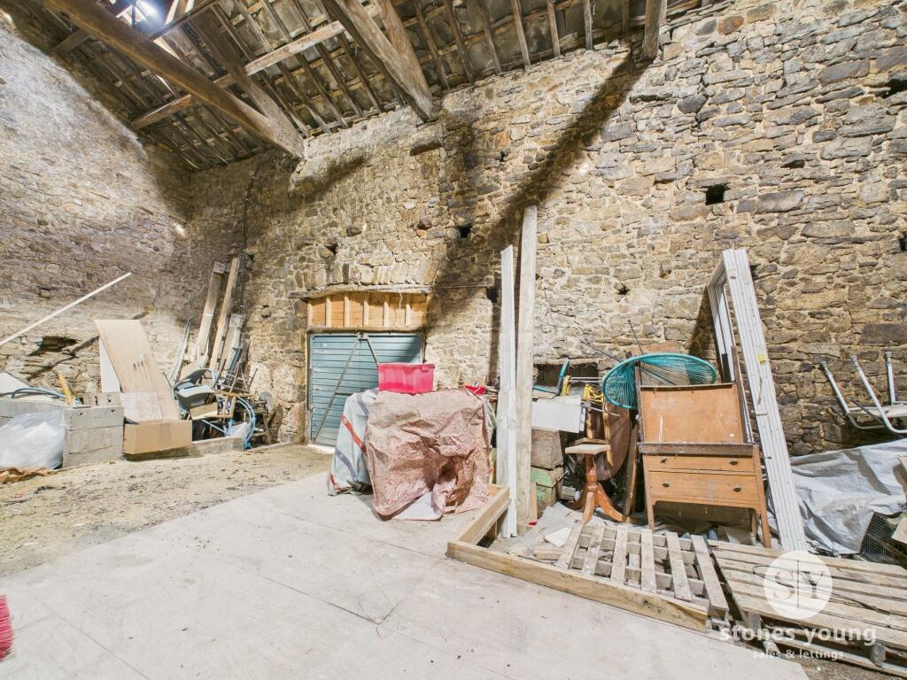 Stonebuilt Garage &amp; Barn