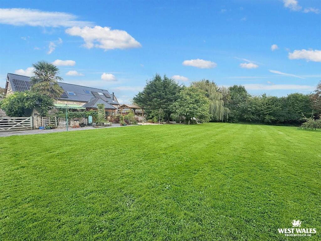 WhatsApp Image 2025-09-29 at 11.28.06.jpg