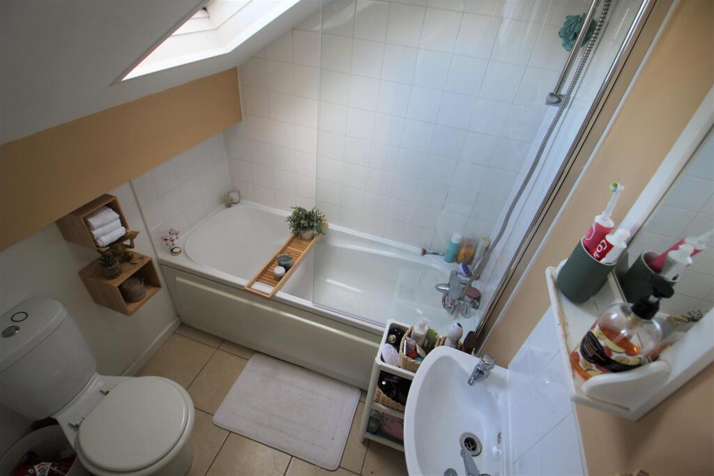 En Suite 2.jpg